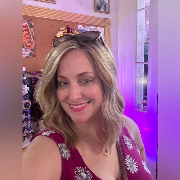 Raquel Welch Big Spender HF Synthetic Lacefront Wig Monotop in Shaded Wheat - Picture 13 of 13